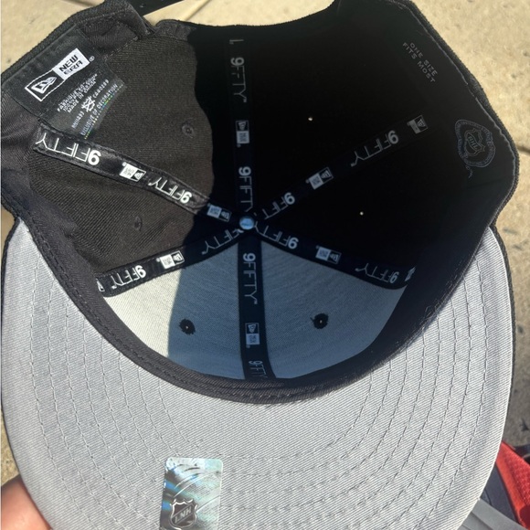 New Era Philadelphia Flyers Black Snapback - Picture 6 of 8